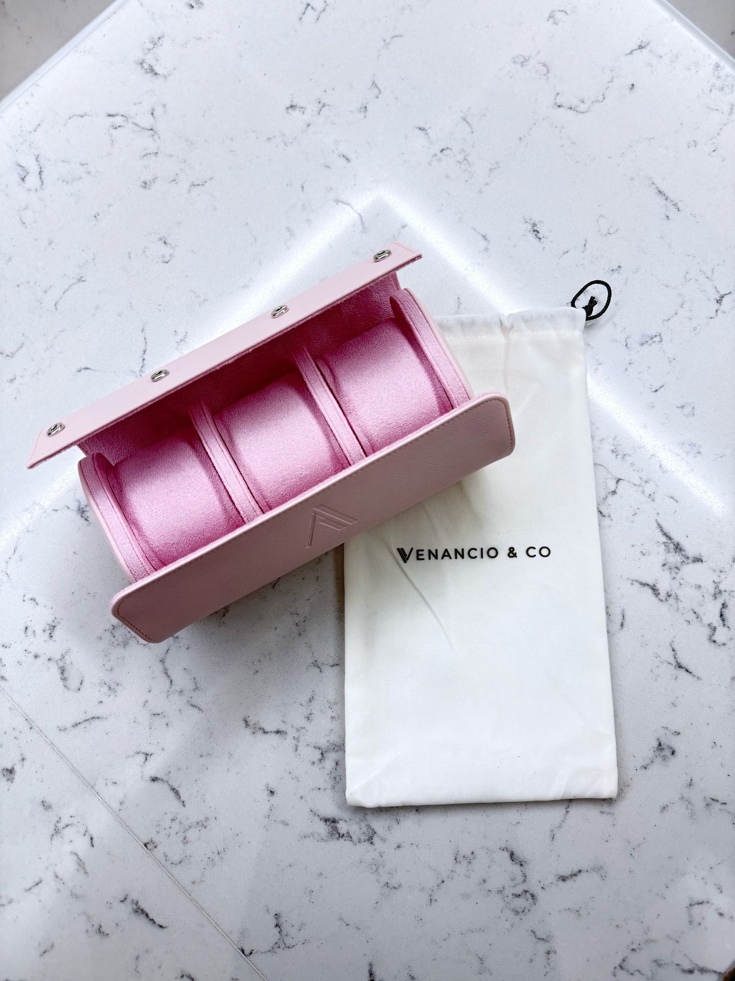 The V Roll – Sable Rosé